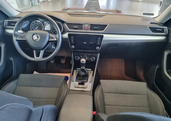 Skoda Superb cena 83000 przebieg: 128000, rok produkcji 2018 z Wągrowiec małe 121